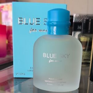 Blue Sky Light Blue Men's Fragrance Smells awesome Brand New In The Box
